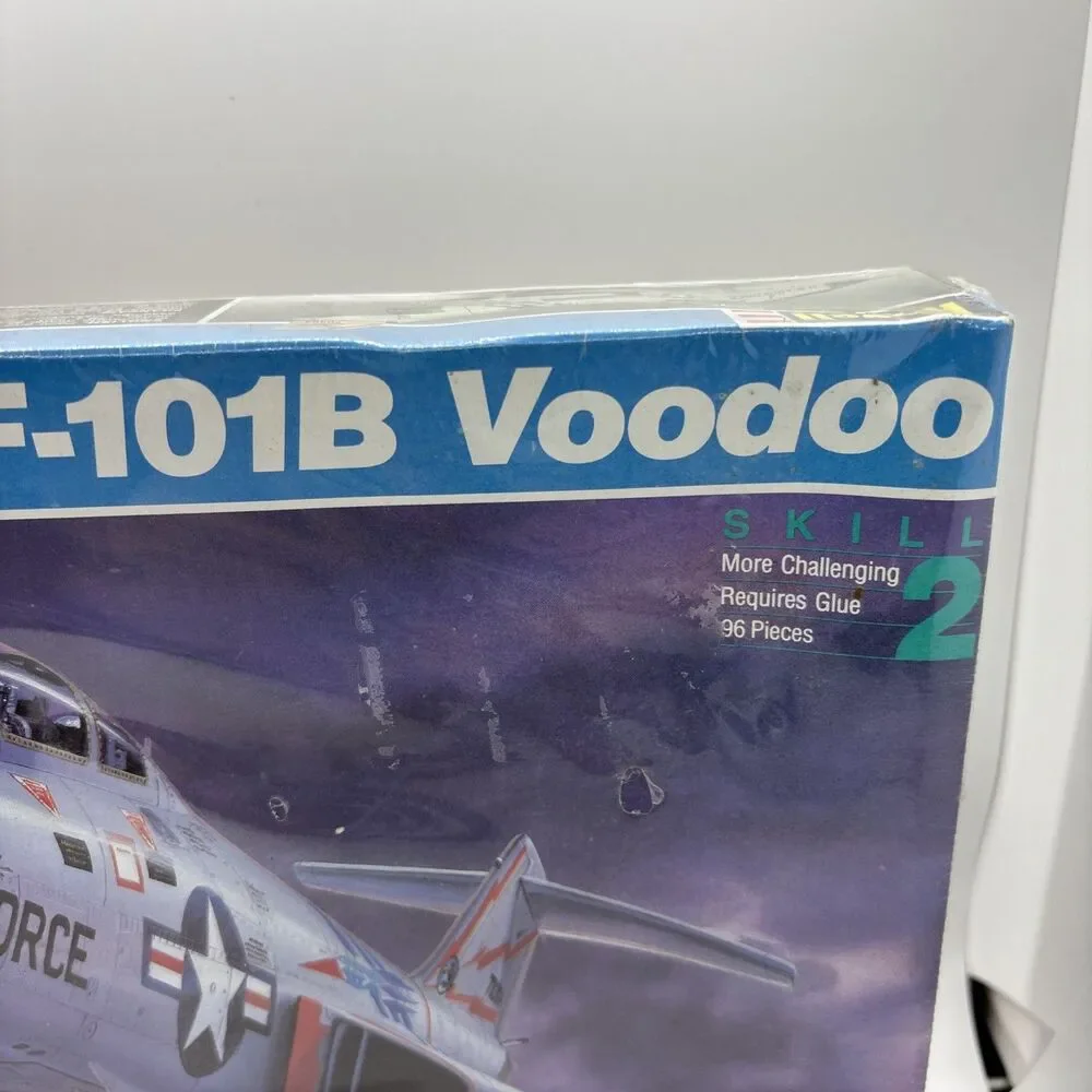 NEW Vintage McDonnell F-101B Voodoo Vintage by Revell in 1/72 scale from 1992